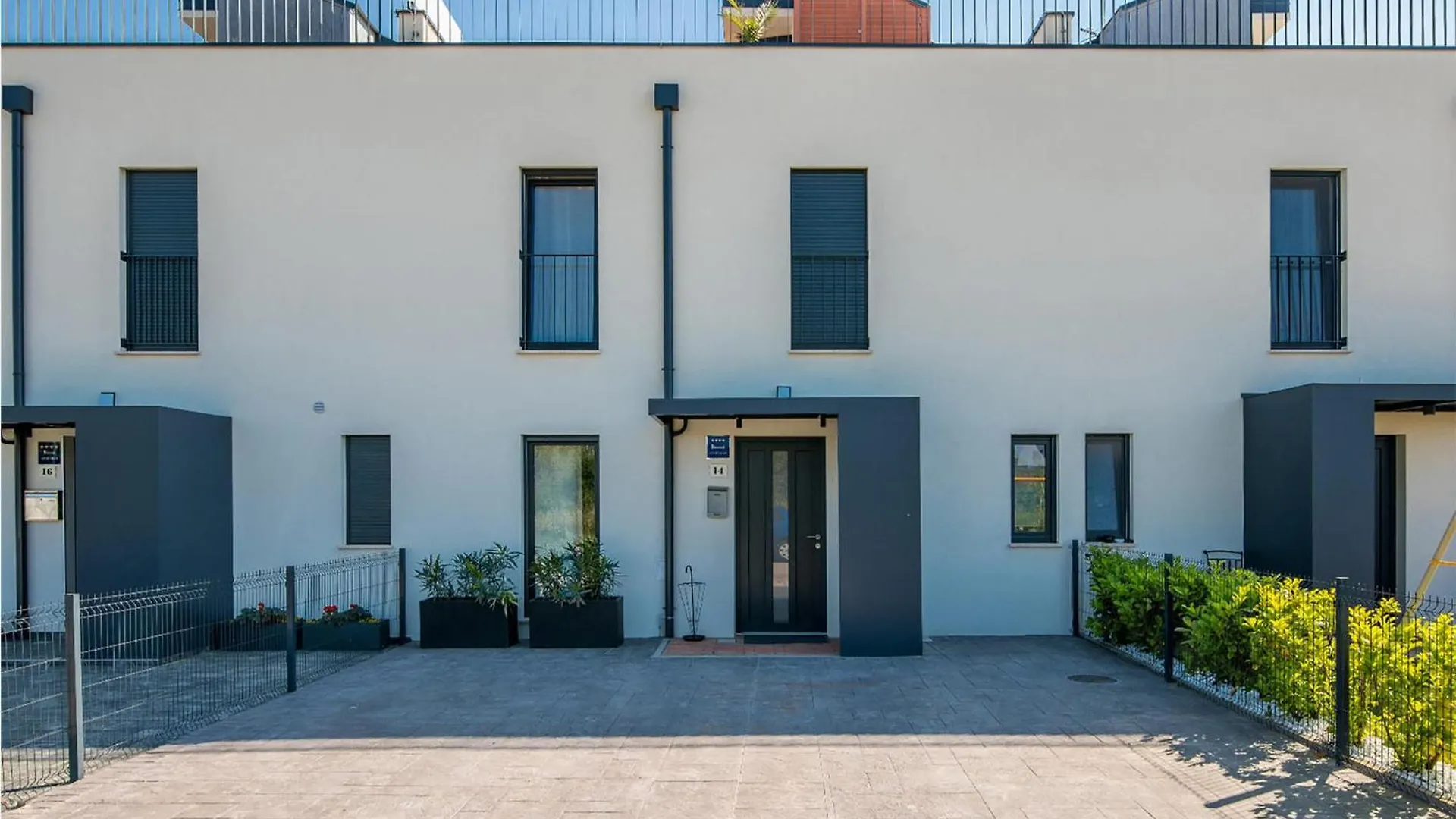 펜션 Awesome Home In Novigrad With Kitchen 크로아티아