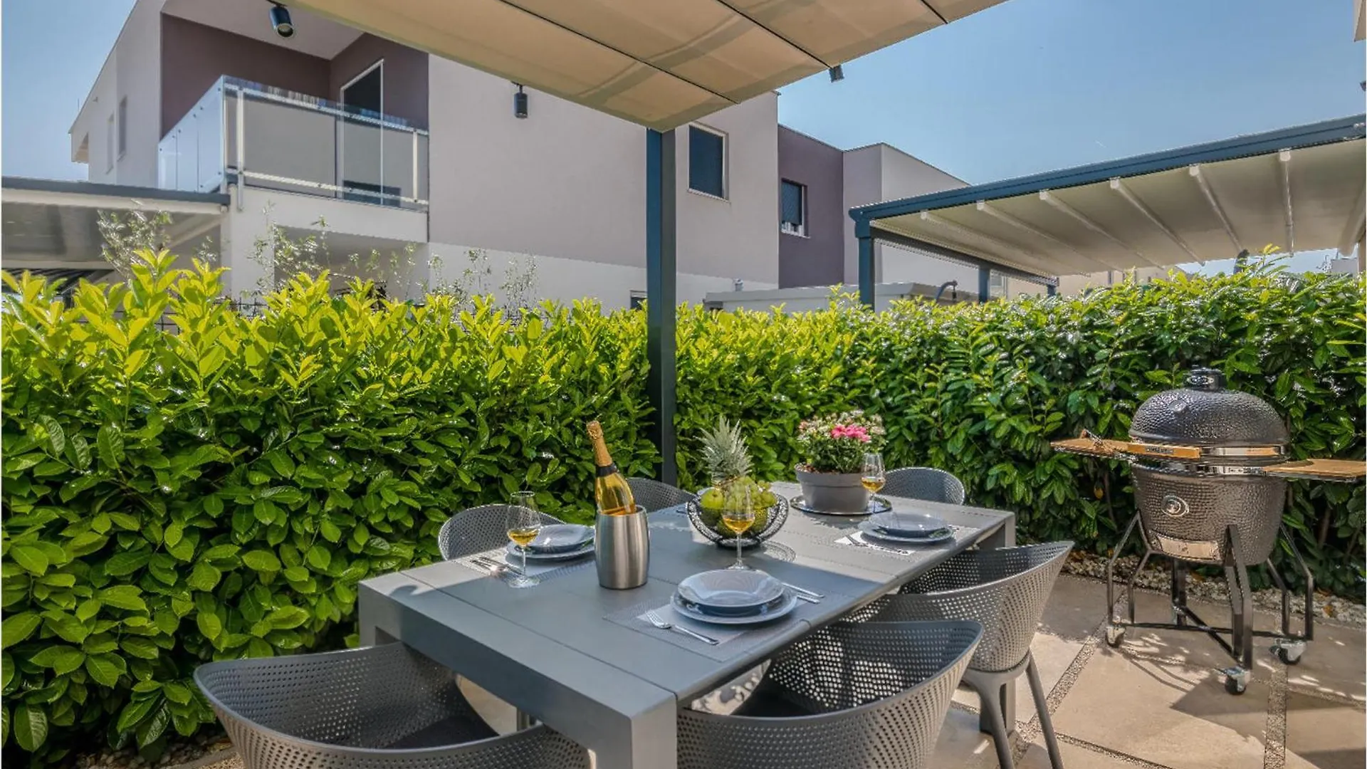 펜션 Awesome Home In Novigrad With Kitchen